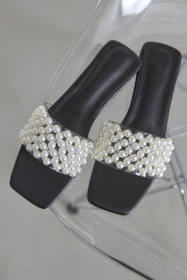 パールフラットサンダル