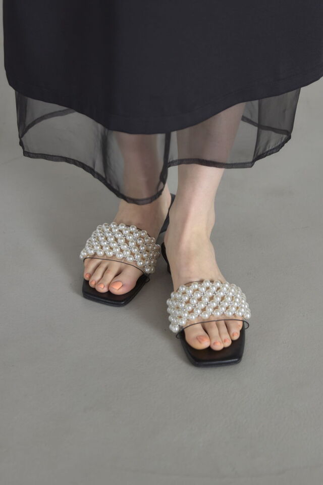 一度のみ着用！美品chay パールバックベルトフラットシューズ chay collections by DIANA】コレクション第2弾は、かわいさ