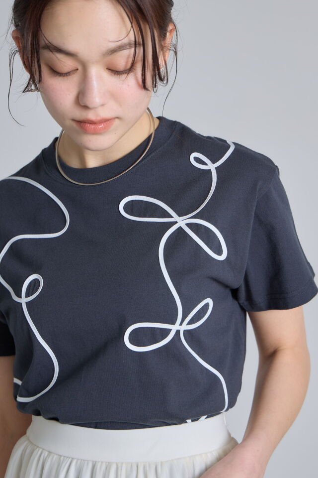 コード刺繍Tシャツ※一部店舗のみ入荷