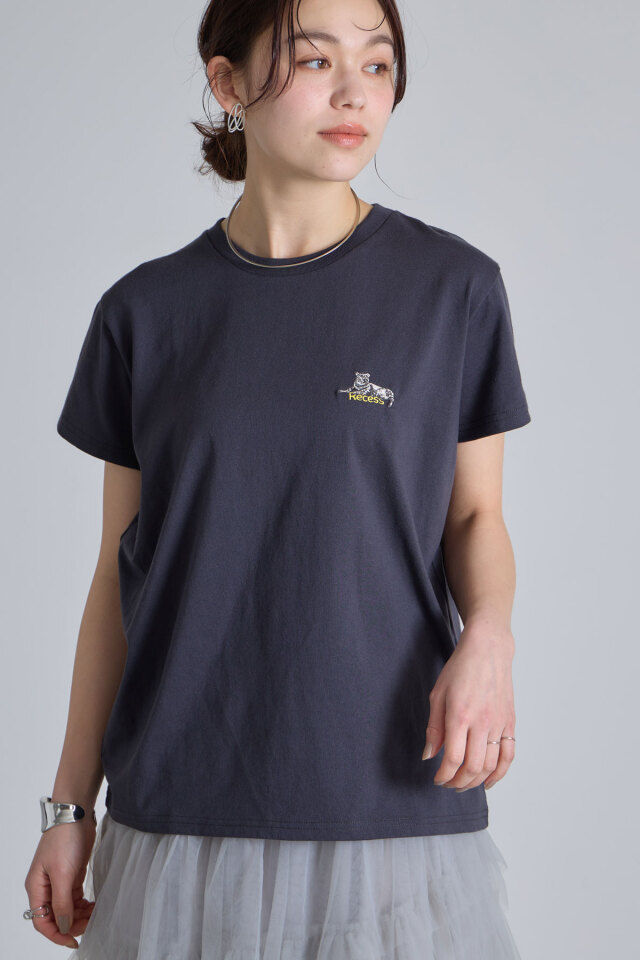 ロゴ猫刺繍Tシャツ※一部店舗のみ入荷