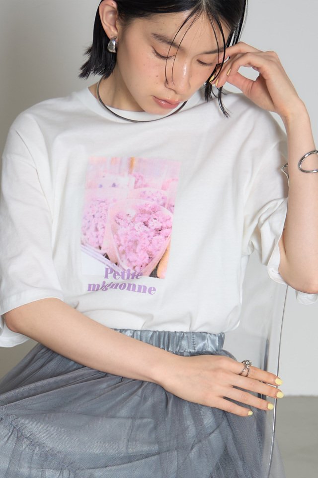 【2025 Summer SALE！】フラワーフォトプリントTシャツ※一部店舗のみ入荷＊SALE品につき返品/交換/注文確定後の変更キャンセル不可＊