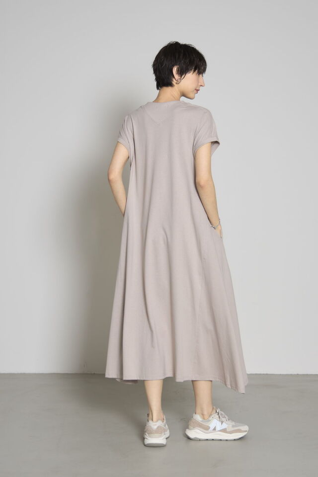 Aラインマキシカットワンピース※一部店舗のみ入荷