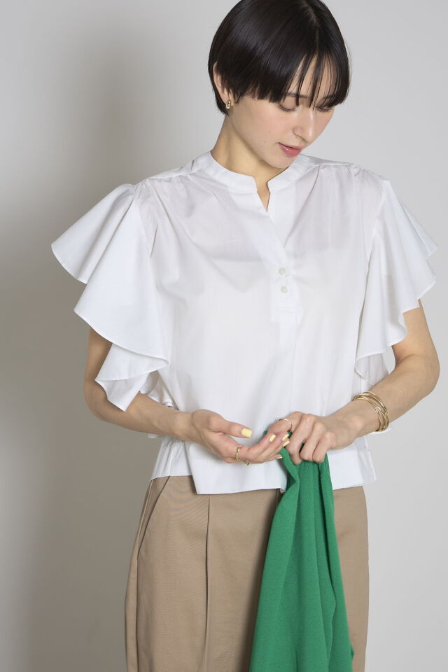 ノーカラーラッフルフリルブラウス※一部店舗のみ入荷