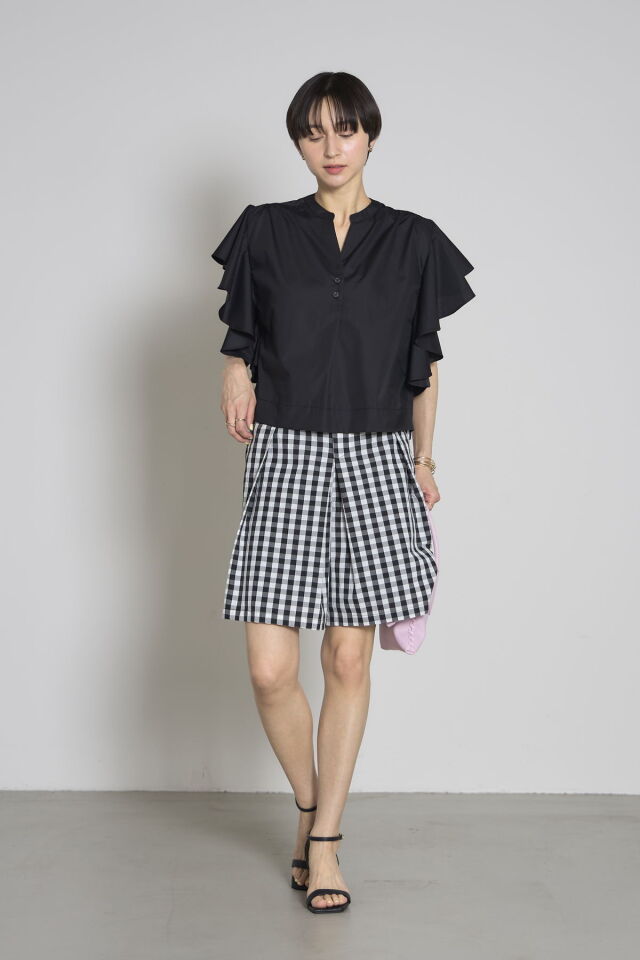 ノーカラーラッフルフリルブラウス※一部店舗のみ入荷