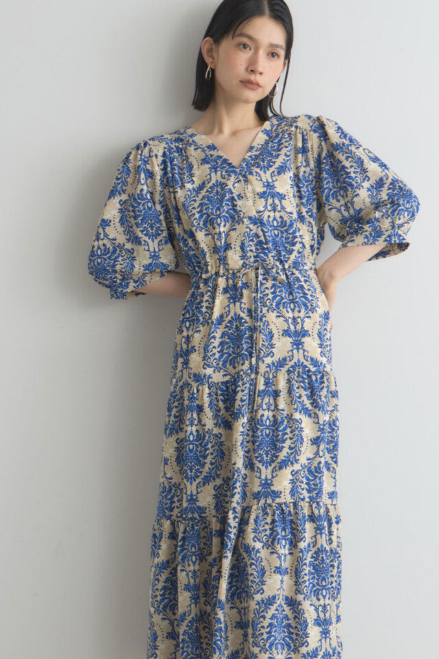 WEB限定】モチーフVネックワンピース