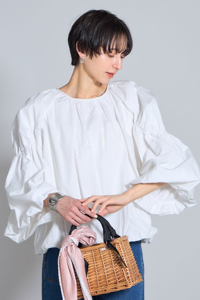 ギャザースリーブブラウス※一部店舗のみ入荷