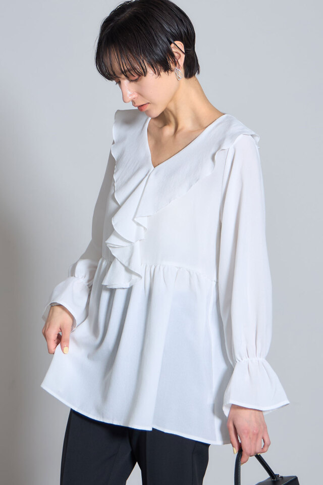 ラッフルカラーチュニックブラウス※一部店舗のみ入荷