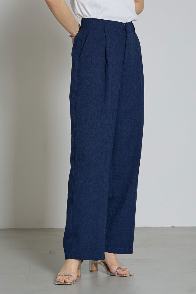 赤のエイジングケア 44セット リネンライクタックワイドパンツ(セットアップ可)