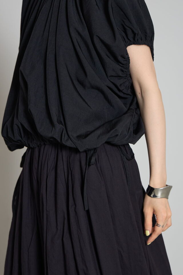 ドロストバルーンブラウス※一部店舗のみ入荷