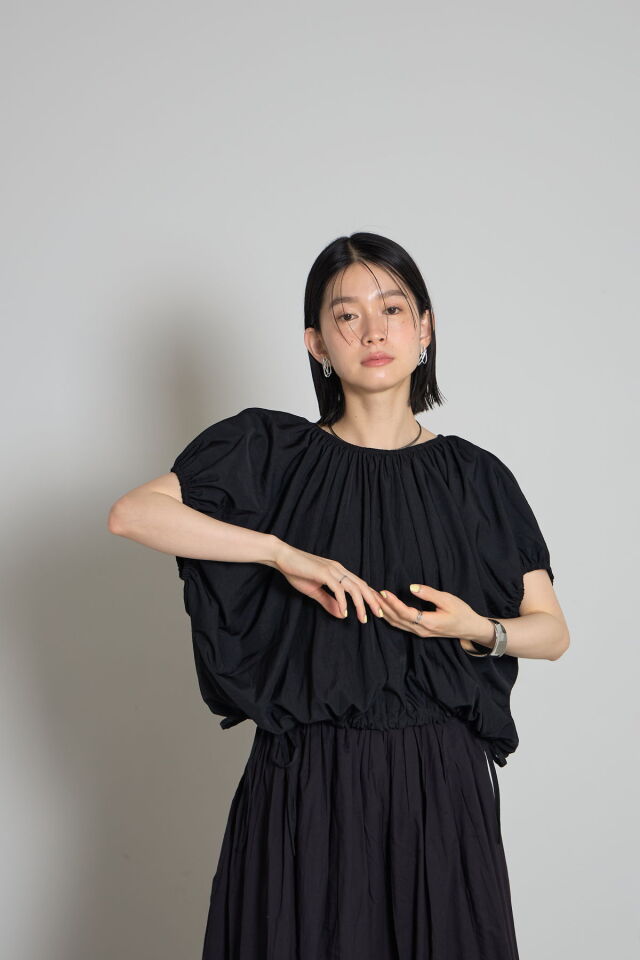 ドロストバルーンブラウス※一部店舗のみ入荷