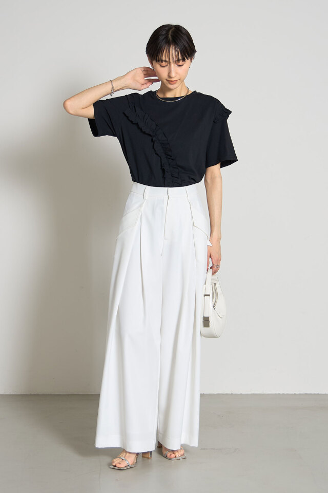 アシンメトリーフリルTシャツ※一部店舗のみ入荷