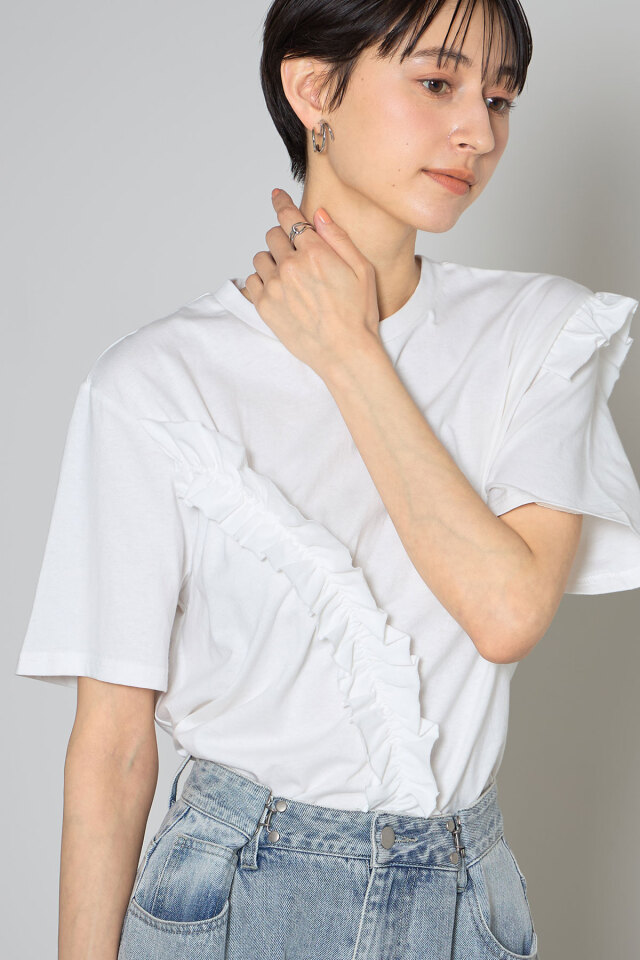アシンメトリーフリルTシャツ※一部店舗のみ入荷