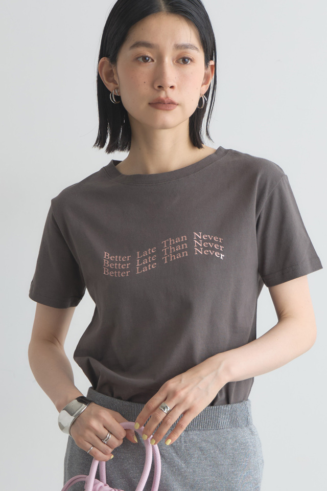 コンパクト箔ロゴTシャツ※一部店舗のみ入荷