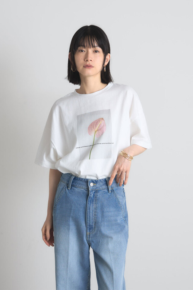 フラワープリントTシャツ※一部店舗のみ入荷