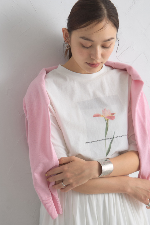 フラワープリントTシャツ※一部店舗のみ入荷