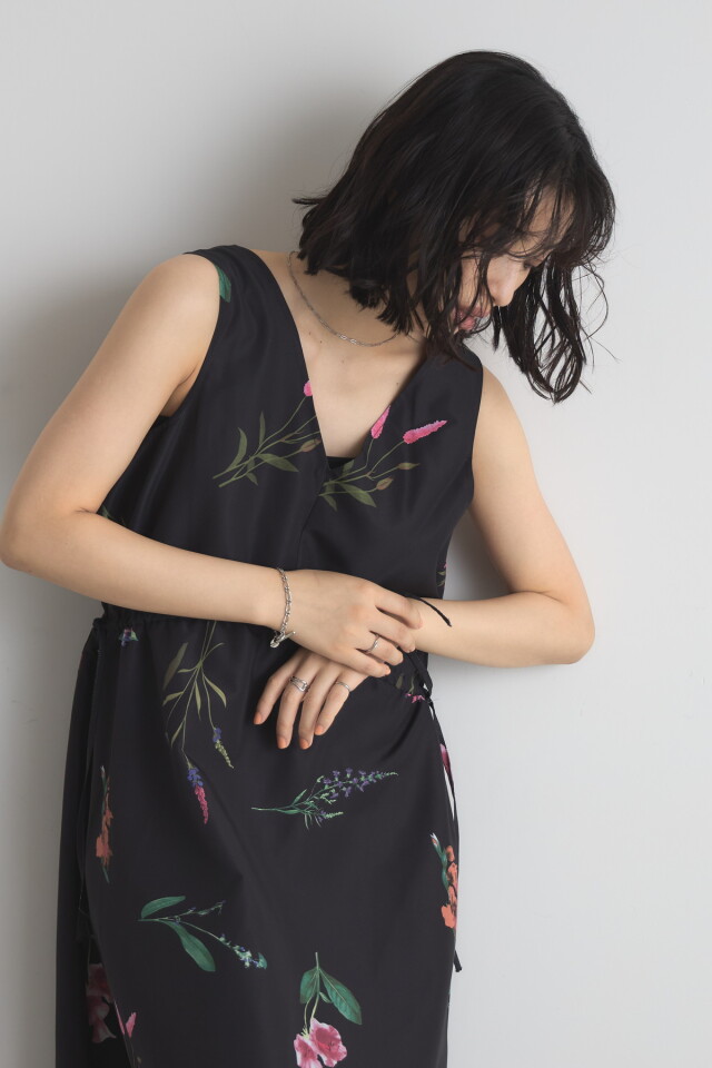 フラワープリントドロストワンピース※一部店舗のみ入荷