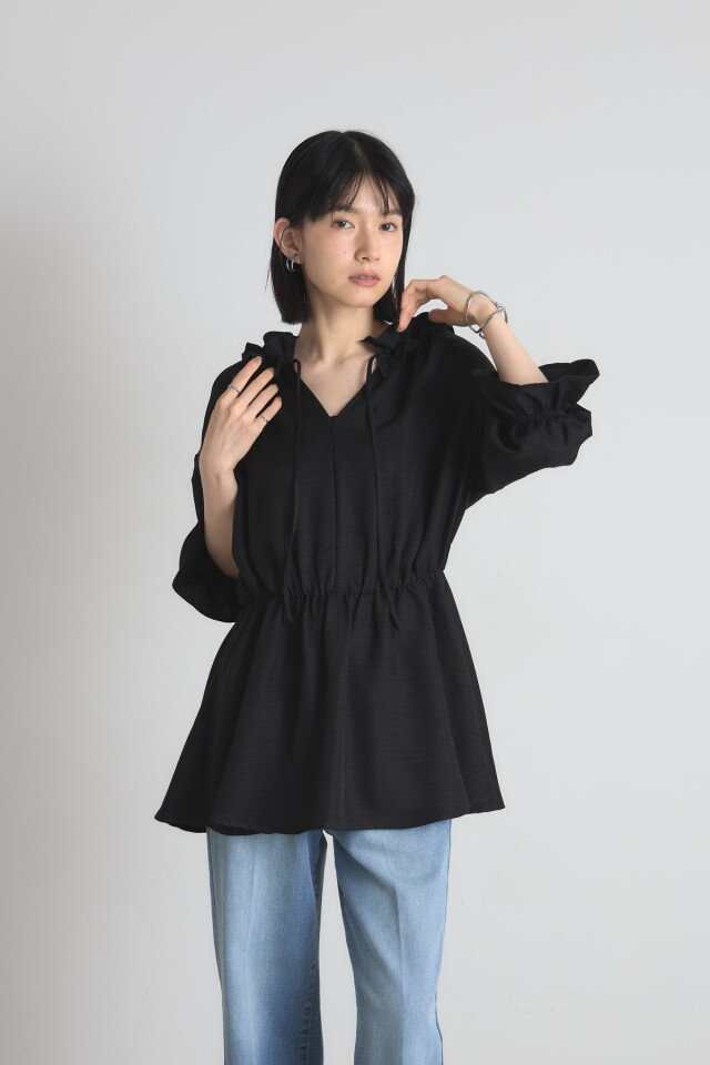 フリルネックチュニックブラウス※一部店舗のみ入荷