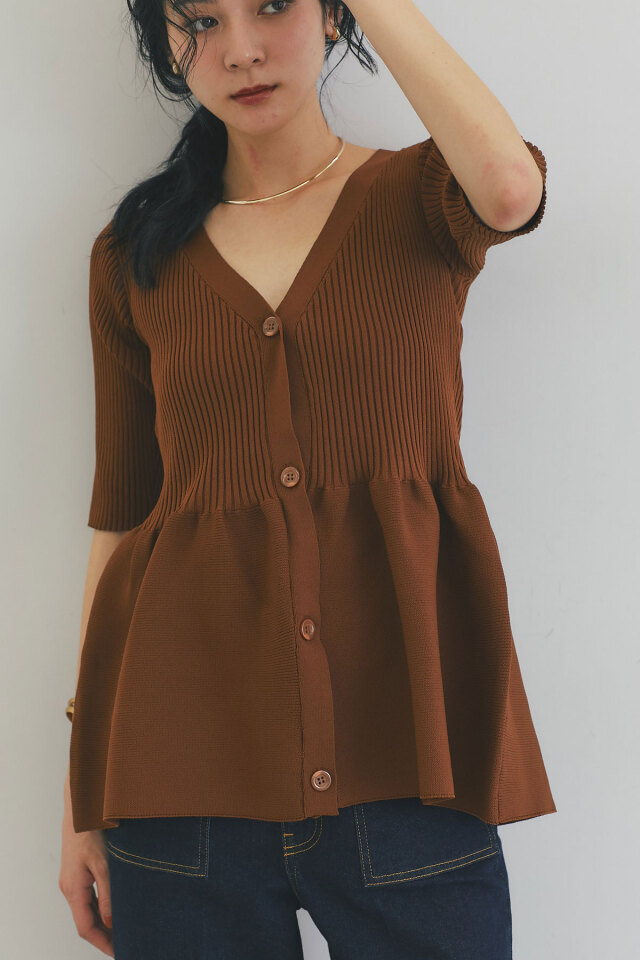 ペプラムシルエットカーディガン（半袖）