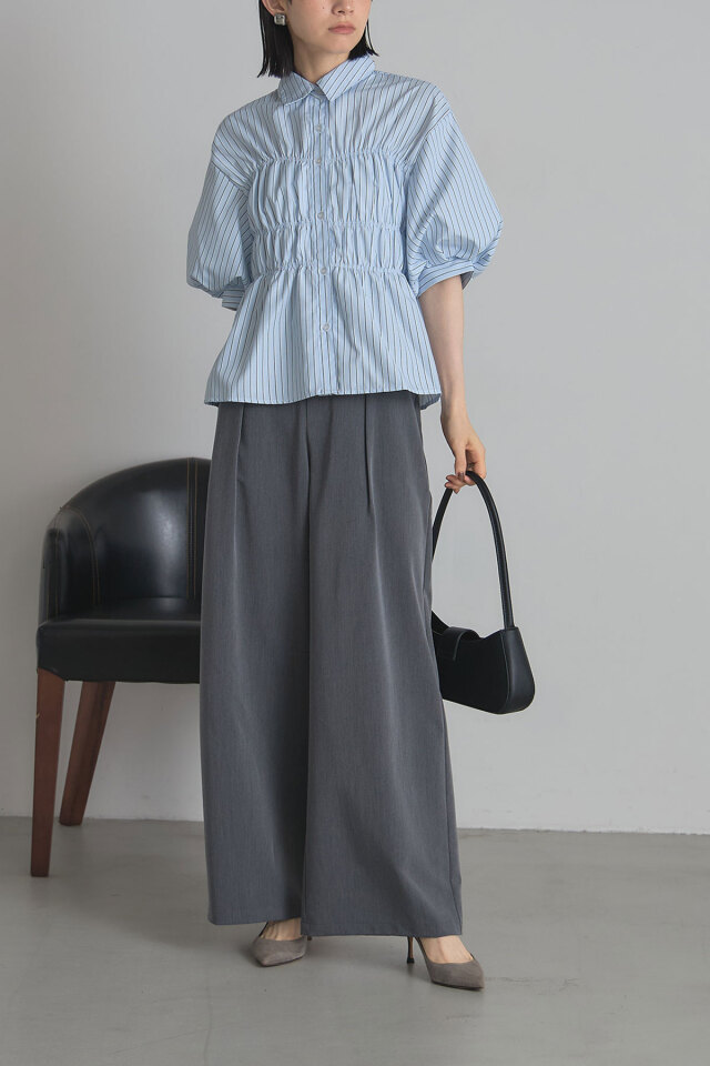 みにまろ】未使用バルーンスリーブ黒シャツ(袖部分ダイヤ型の模様) み