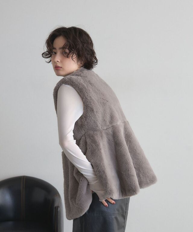 WEB限定】フェイクファーペプラムベスト