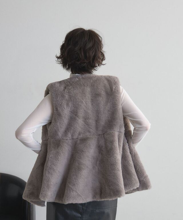 WEB限定】フェイクファーペプラムベスト