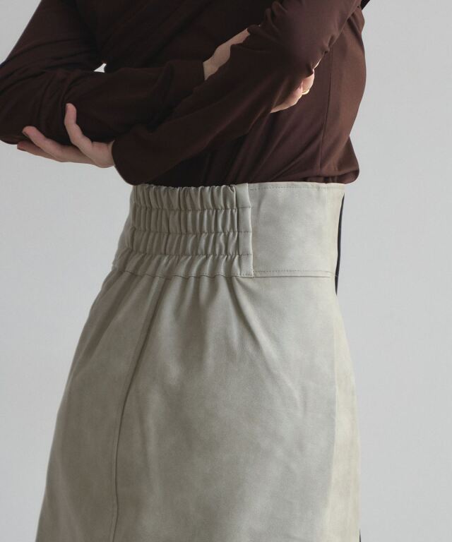 オフィシャルサイト限定】フェイクレザーパイピングナロースカート