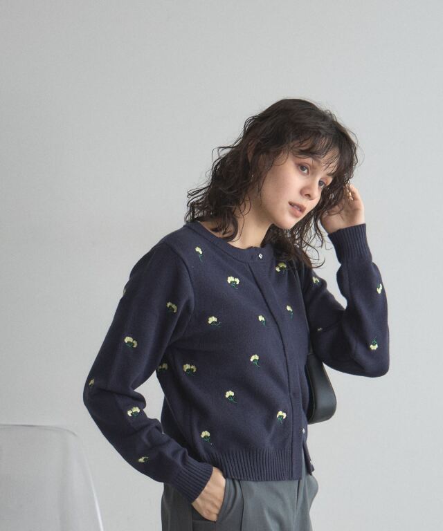 WEB限定】フラワー刺繍ニットカーディガン