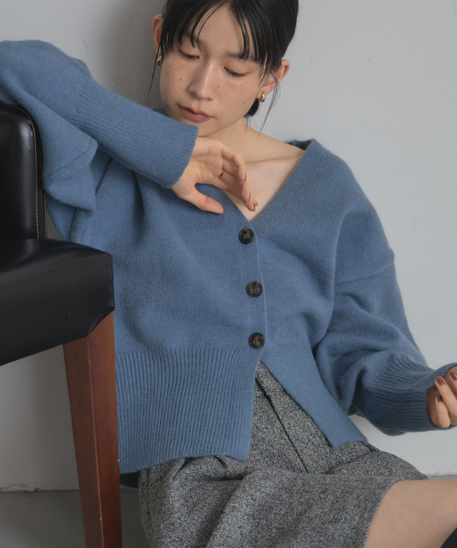 WEB限定】アルパカタッチVネックカーデ