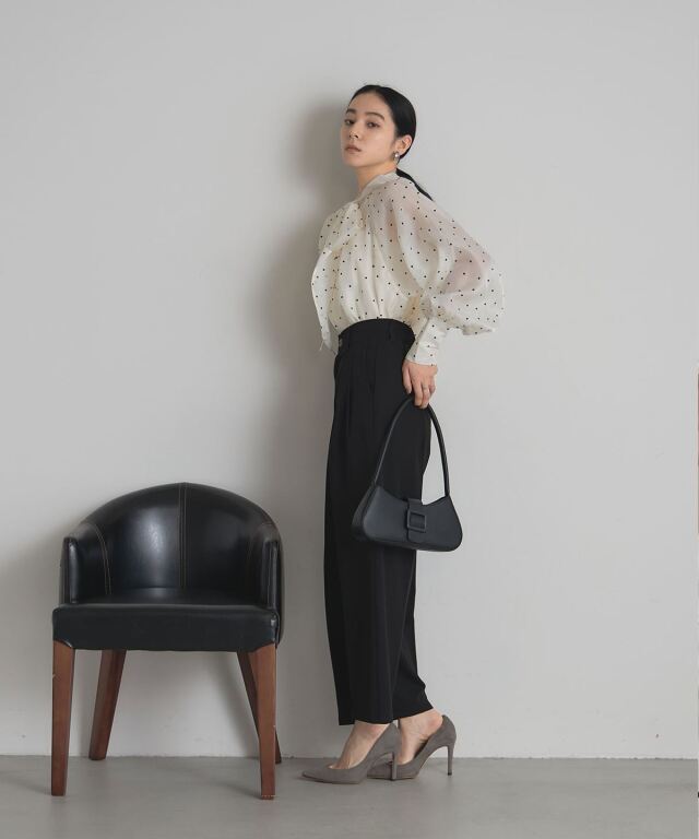 2WAYボリュームスリーブリボンブラウス フロッキードット※一部店舗のみ入荷