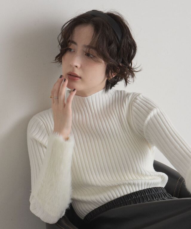 WEB限定】袖ファーリブニットトップス