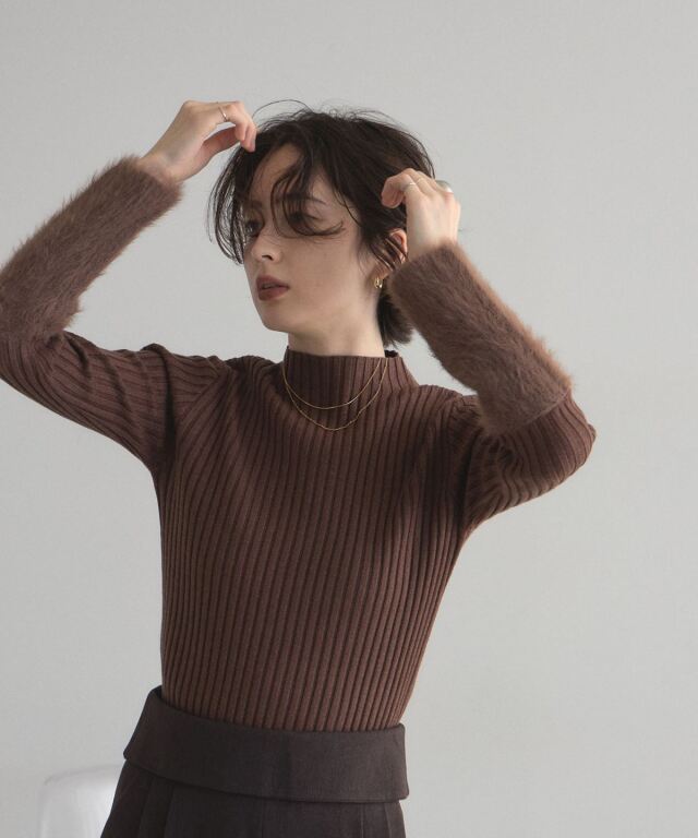 WEB限定】袖ファーリブニットトップス