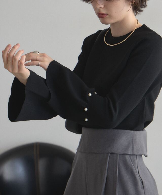 11月6日オフィシャルサイト限定少量再販！袖フレアパールニットトップス