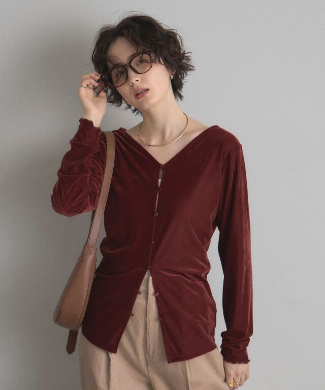 【オフィシャルサイト限定】Vネックニュアンス釦シアーカーディガン