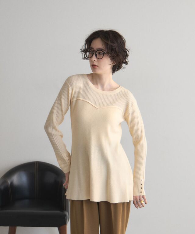 オフィシャルサイト限定】胸元切替フレアプルオーバー