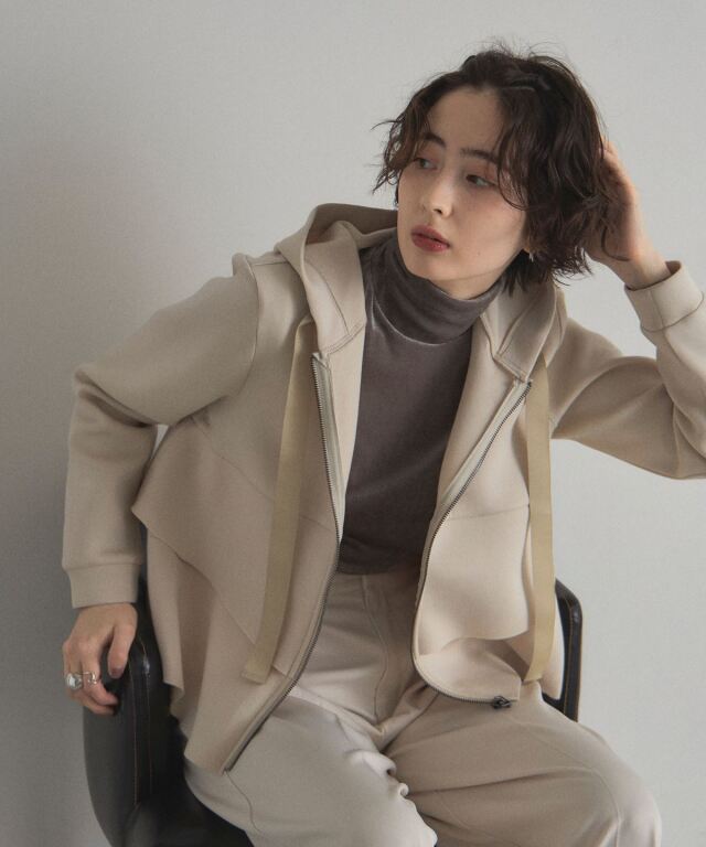 【オフィシャルサイト限定】ティアードヘムフードパーカー