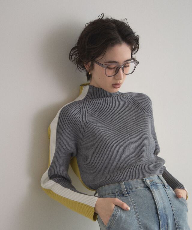 再入荷リクエスト受付中！【オフィシャルサイト限定】配色ボトルネックニット