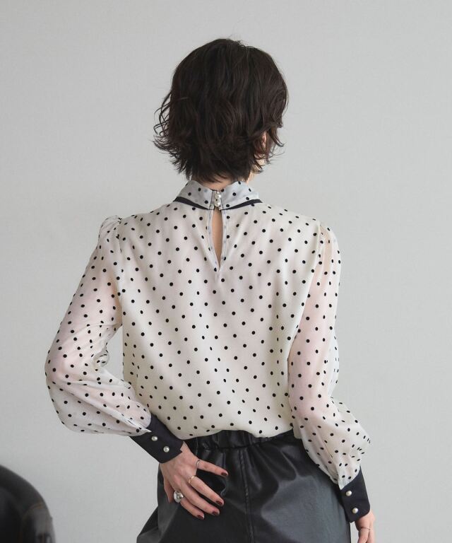 オフィシャルサイト限定】ボウタイドットブラウス