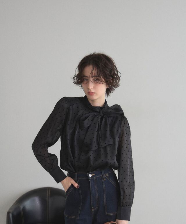 オフィシャルサイト限定】ボウタイドットブラウス