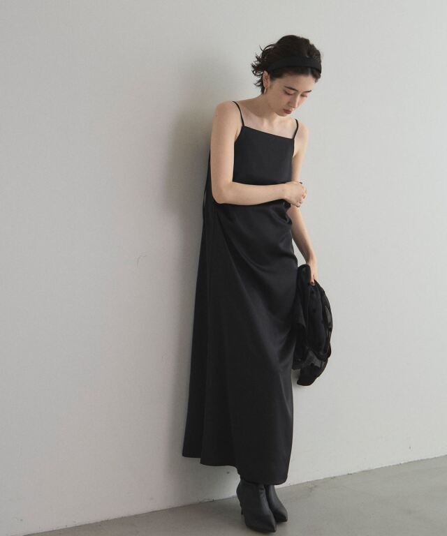 マットサテンサイドピンタックキャミワンピース