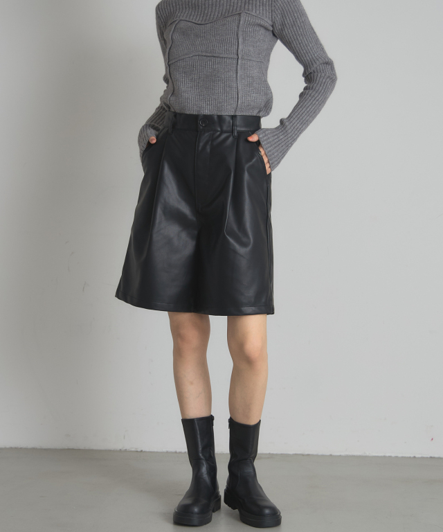 フェイクレザーハーフパンツ