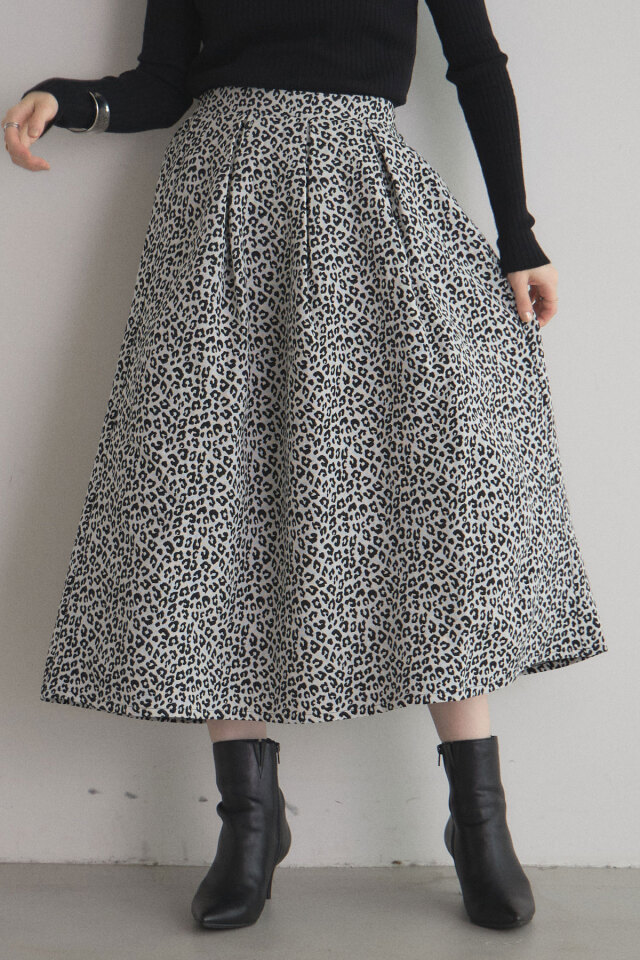 ケーブルニット