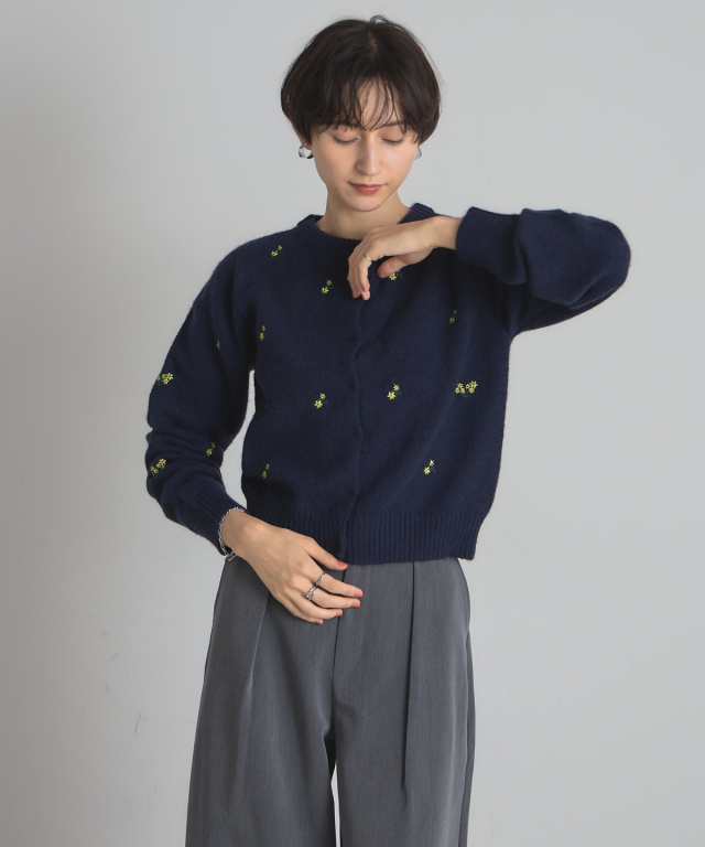 極美品■レオナール　フラワープリント　プルオーバー　シルク　ブラック　L アルパカタッチフラワー刺繍プルオーバー