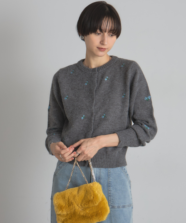 アルパカタッチフラワー刺繍プルオーバー