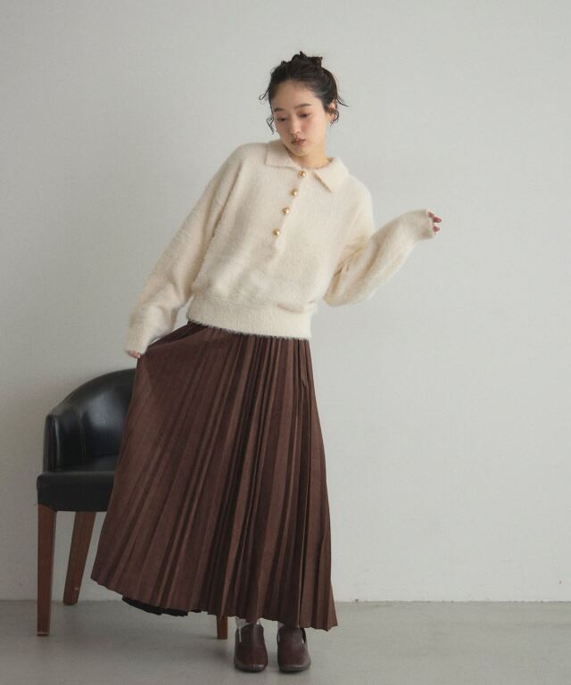 オフィシャルサイト限定】ゴールドボタンフェザーポロニット