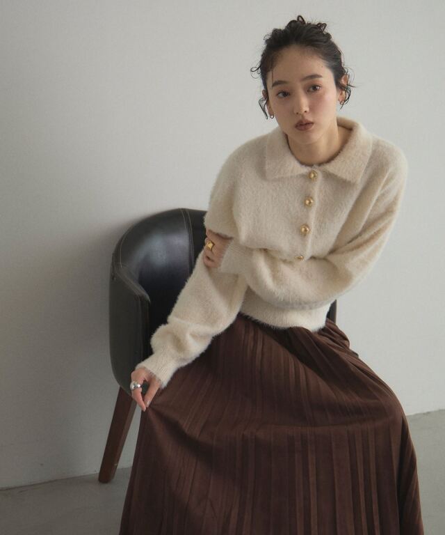 オフィシャルサイト限定】ゴールドボタンフェザーポロニット