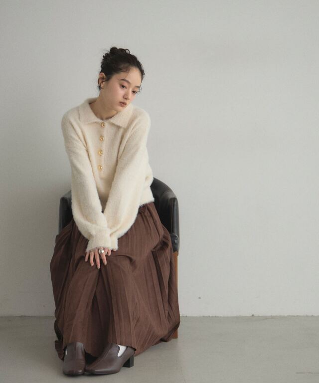 オフィシャルサイト限定】ゴールドボタンフェザーポロニット