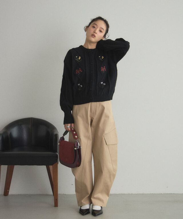 オフィシャルサイト限定】フラワーエンブロイダリーニットカーディガン