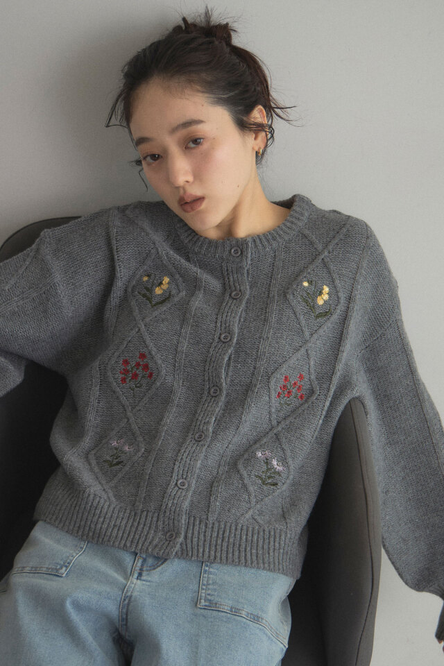 ケーブルニット