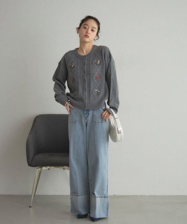 オフィシャルサイト限定】フラワーエンブロイダリーニットカーディガン