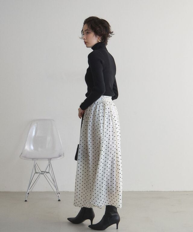 【美品】45R ハケ目カットワークのギャザースカート 近年モデル 人気ファッション - 45R ハケ目カットワーク ギャザースカート